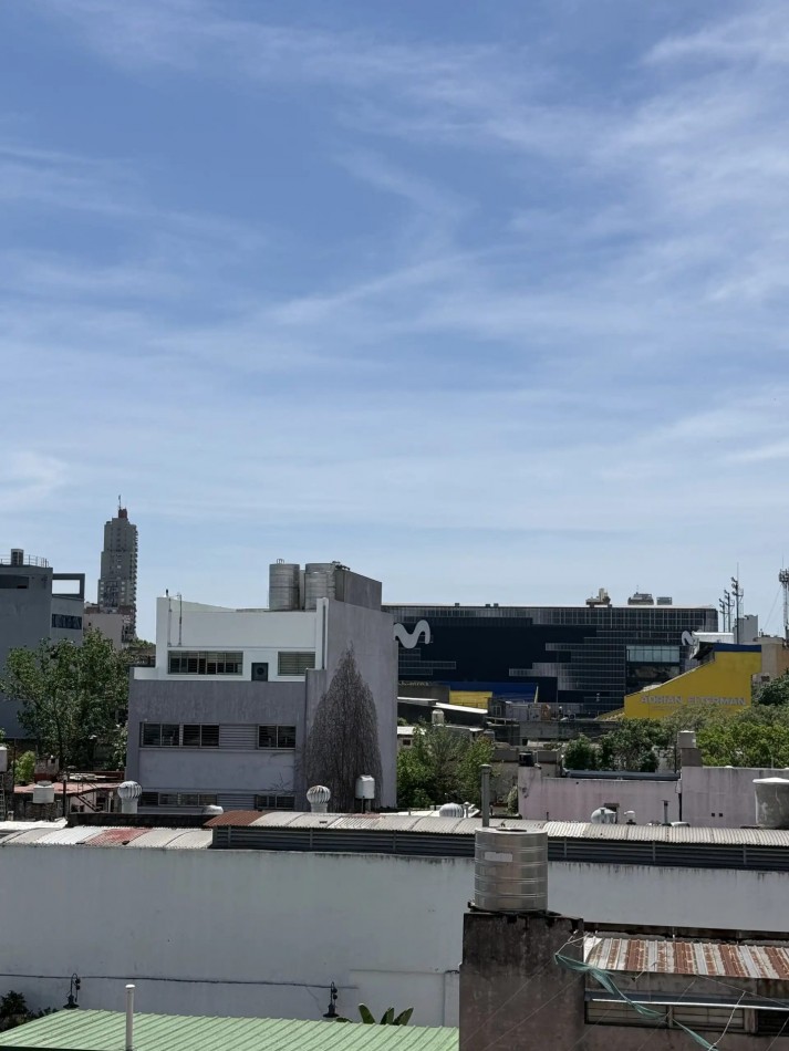 Excelente Departamento Al Frente con Balcon aterrazado