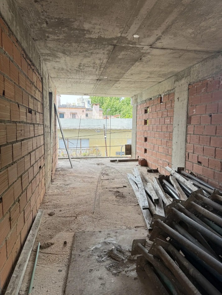 Excelente Departamento Al Frente con Balcon aterrazado