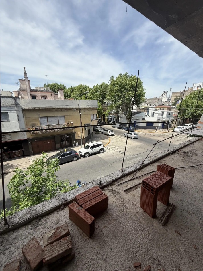 Excelente Departamento Al Frente con Balcon aterrazado