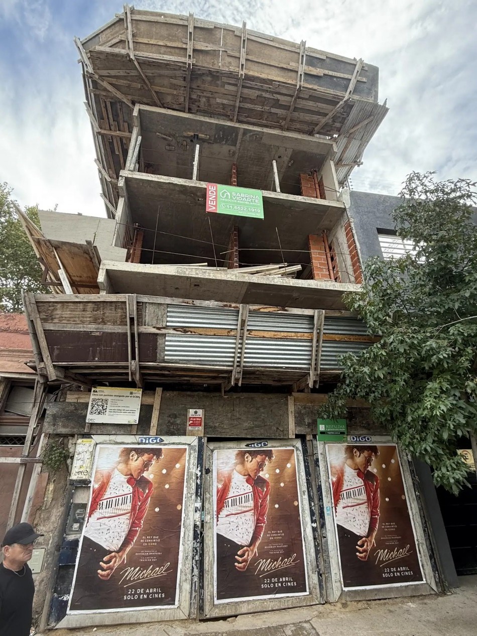 Excelente Departamento Al Frente con Balcon aterrazado
