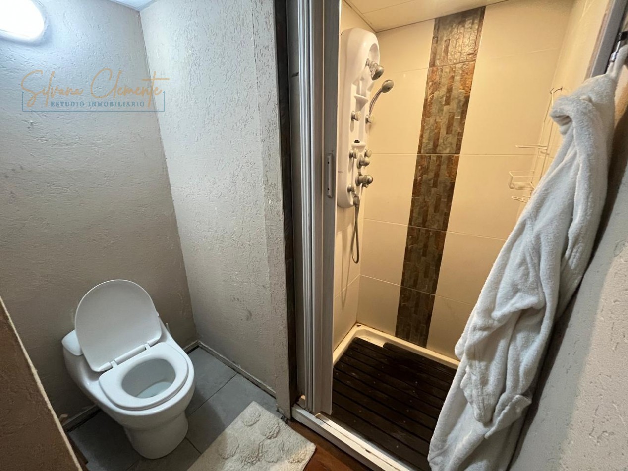 Casa 5 Ambientes en Barrio Privado | 4 Dormitorios, Pileta y Quincho