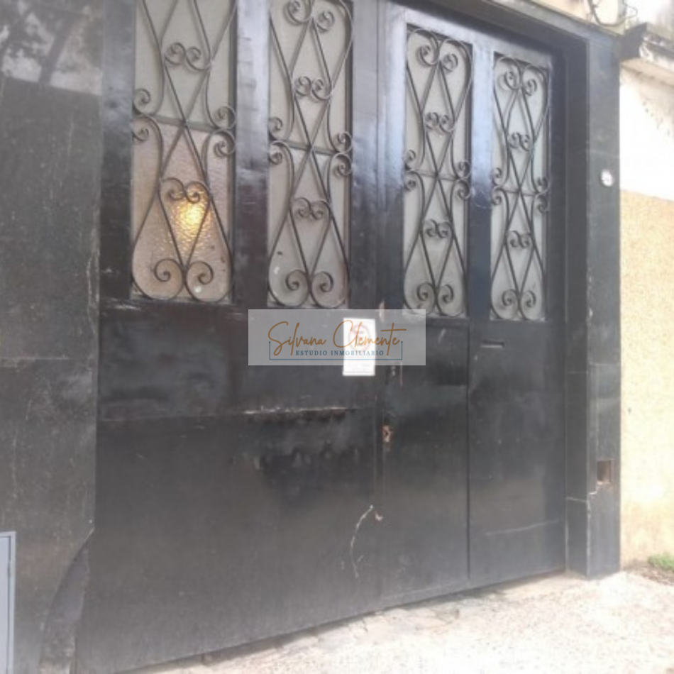  Galpon deposito con Dos Viviendas-Oficinas-profesional ¡Gran Oportunidad!
