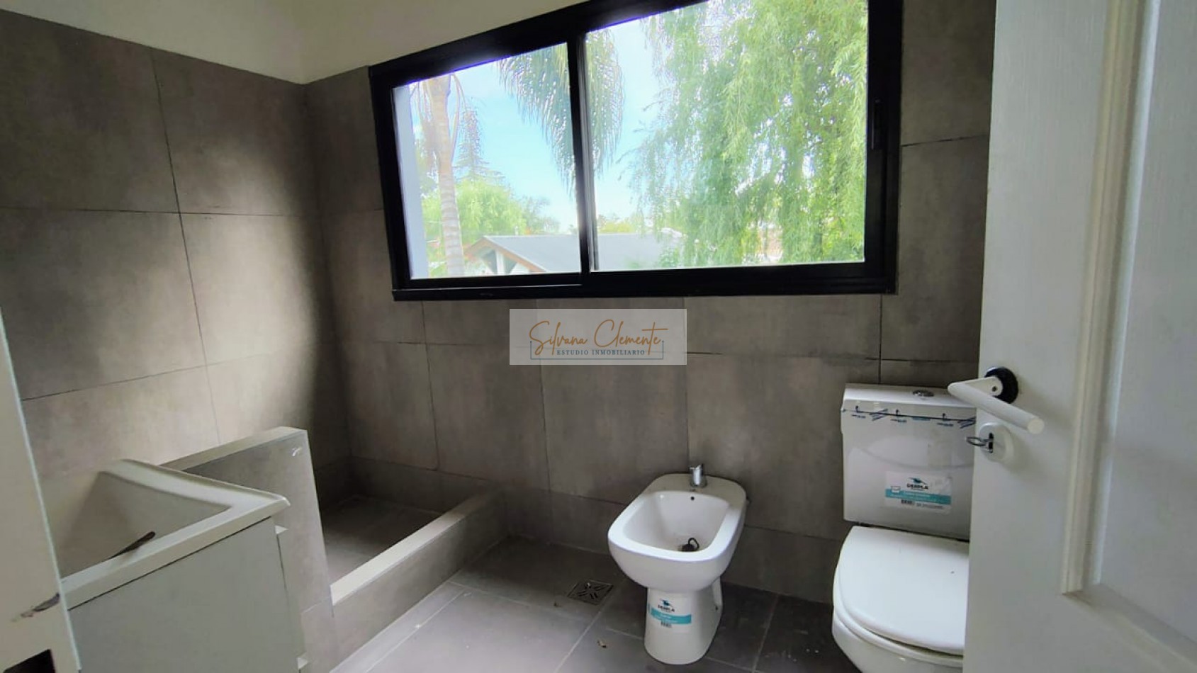 Casa en alquiler en Weekend - 4 Ambientes con parque y parrilla