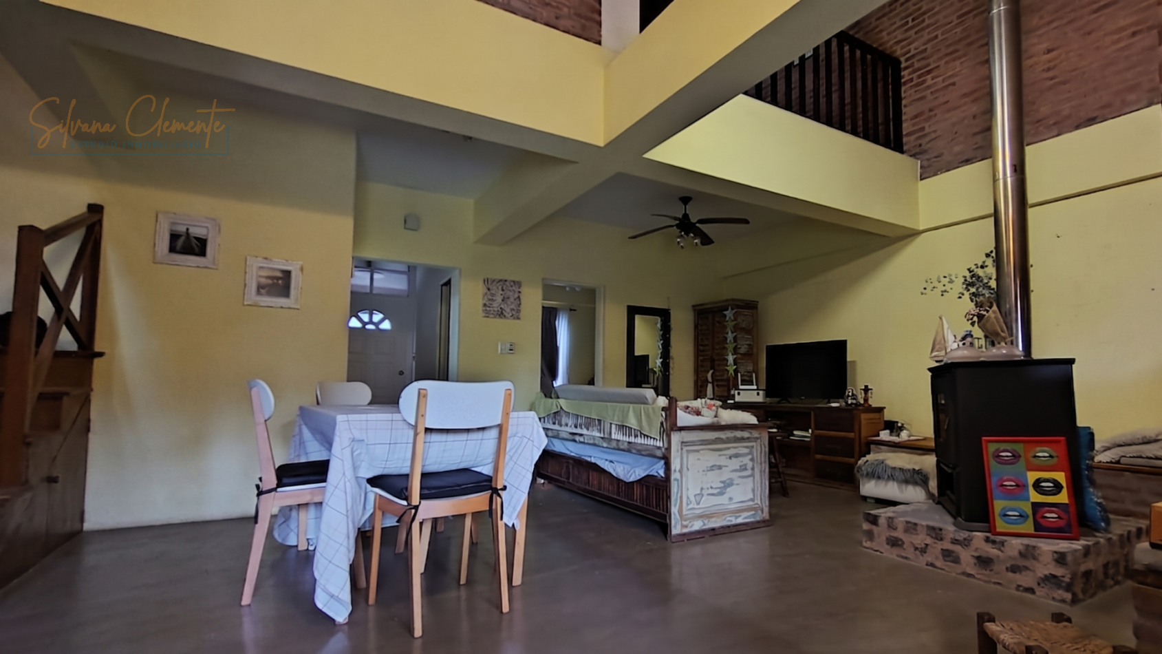Hermosa casa 4 ambientes sobre doble lote con parque, quincho y parrilla
