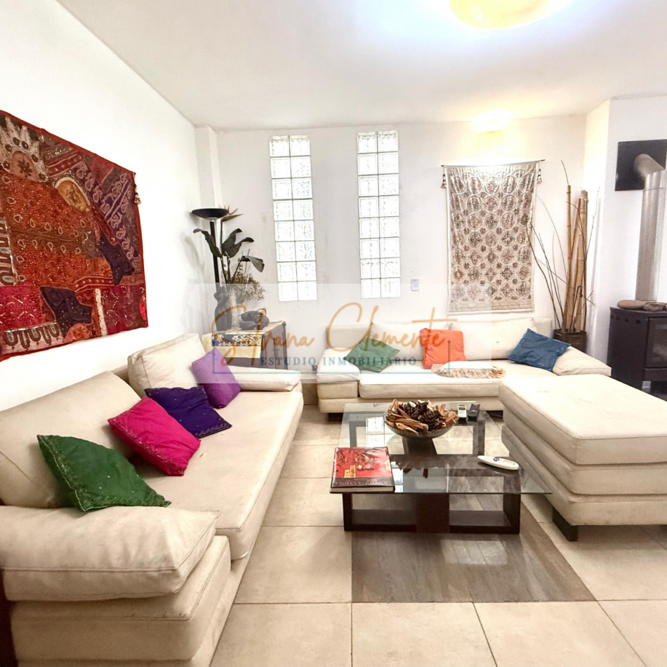 Hermoso departamento 4 ambientes con cochera en Las Cañitas — Apto credito