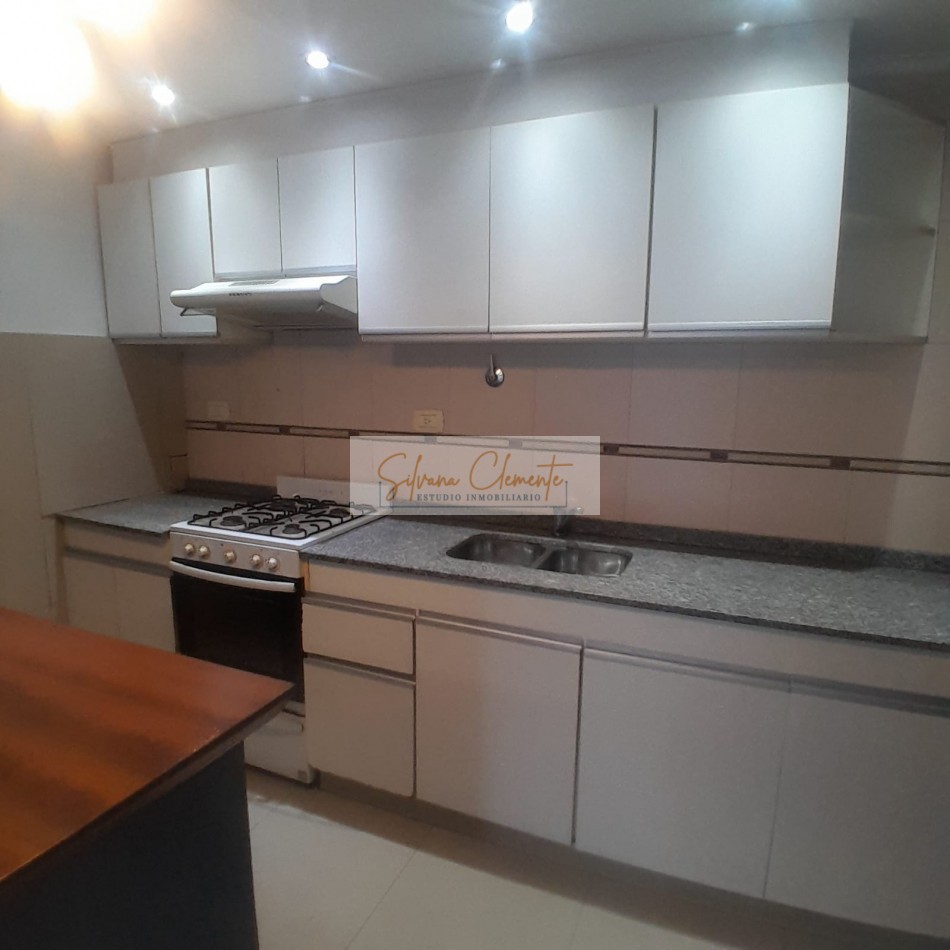 PH 3 ambientes en Villa del Parque con playroom, patio y cochera APTO CREDITO.