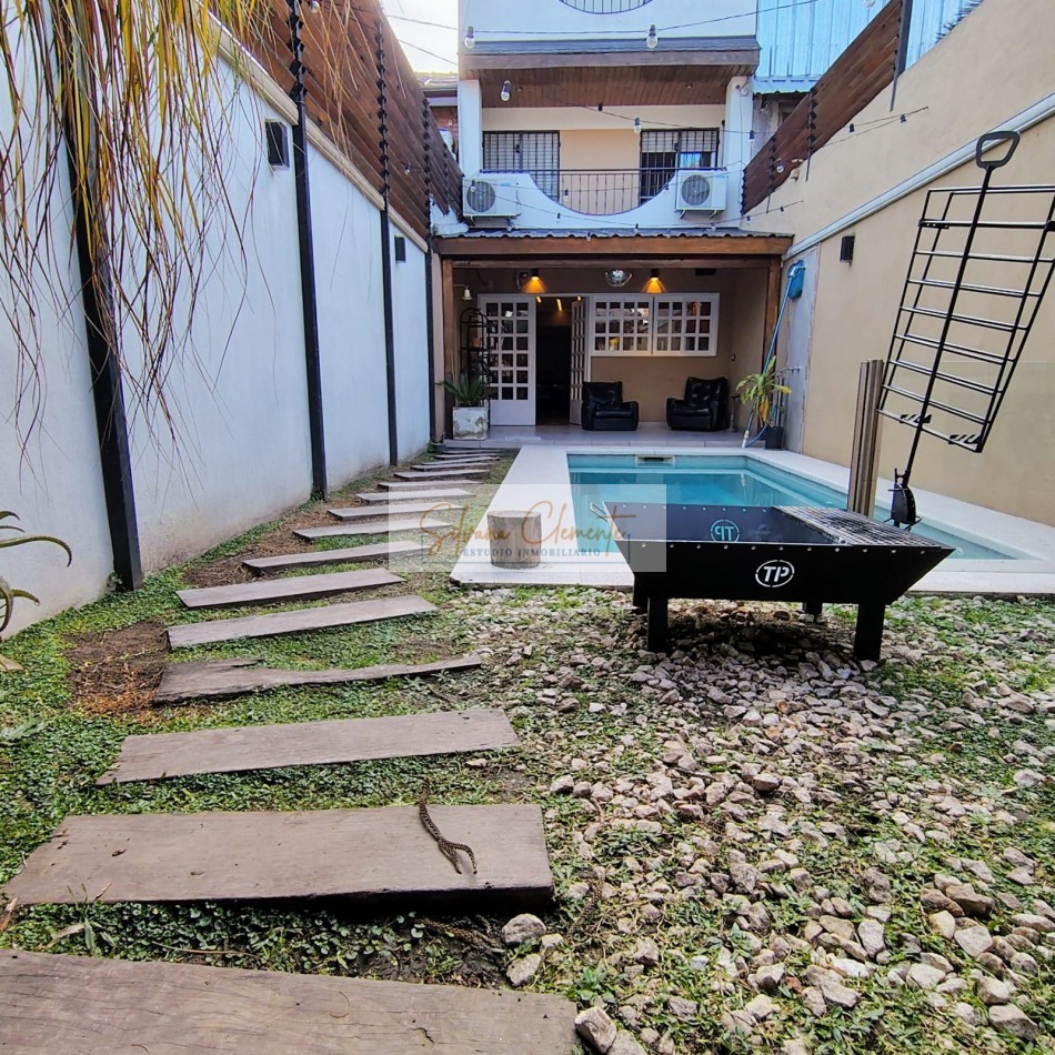 Casa en Venta San Miguel - 5 ambientes Pileta, Quincho y Cochera