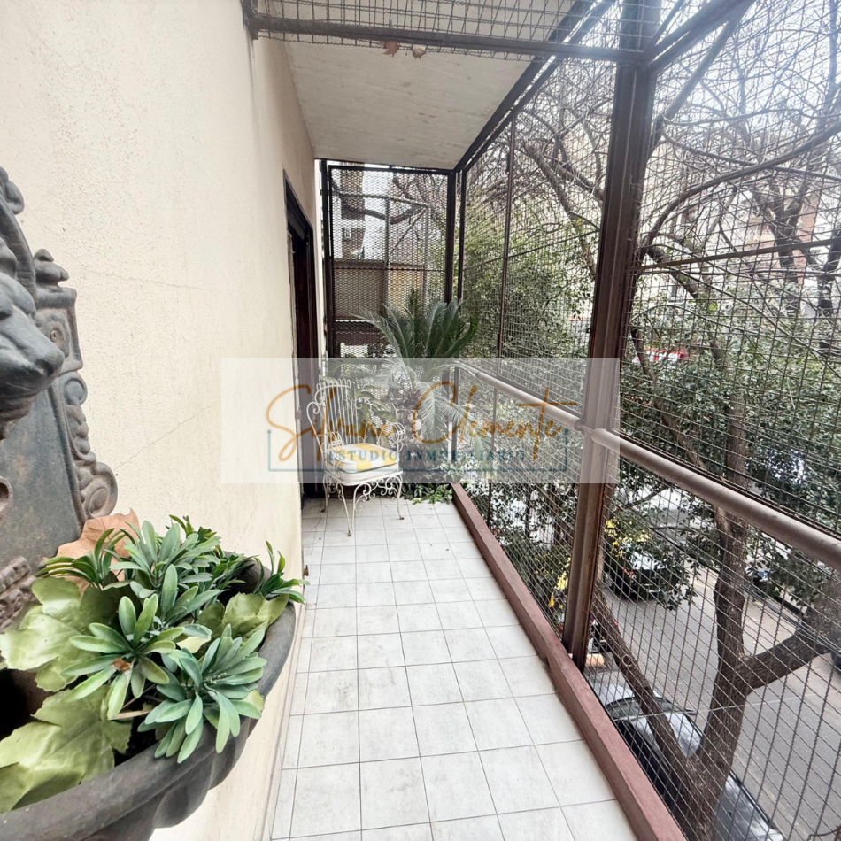 Hermoso departamento 4 ambientes con cochera en Las Cañitas — Apto credito