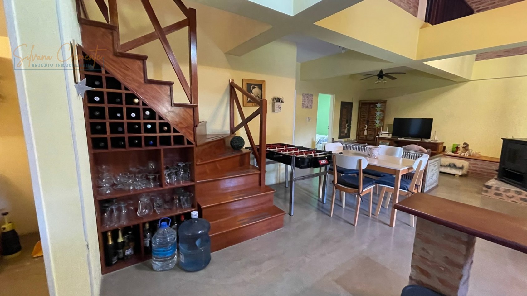 Hermosa casa 4 ambientes sobre doble lote con parque, quincho y parrilla