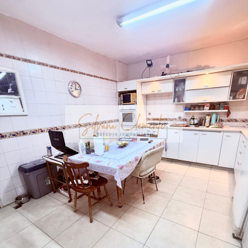 Hermoso departamento 4 ambientes con cochera en Las Cañitas — Apto credito