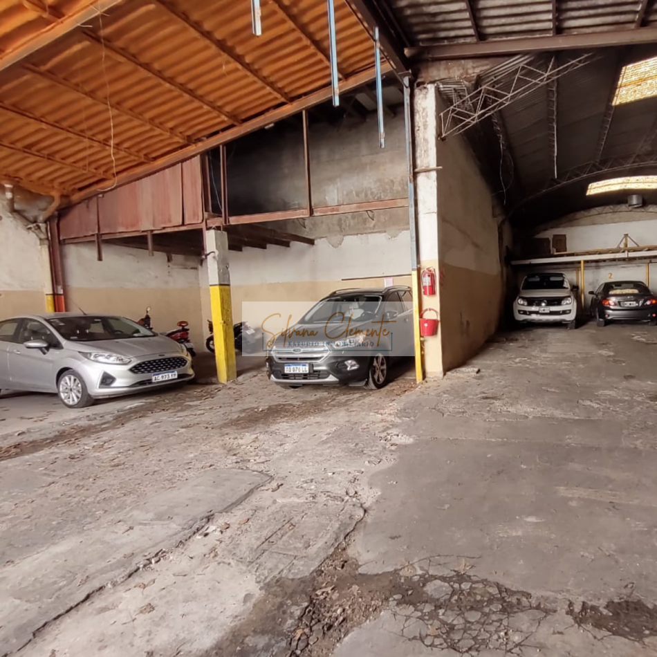  Galpon deposito con Dos Viviendas-Oficinas-profesional ¡Gran Oportunidad!