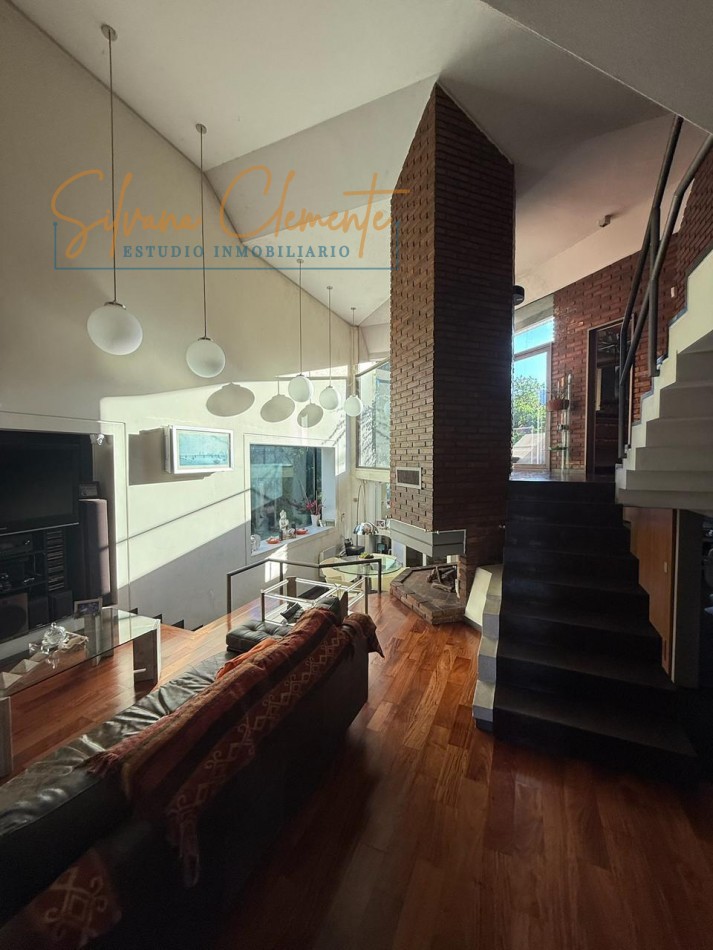 Casa 5 ambientes en Villa Devoto - Lote propio a dos calles