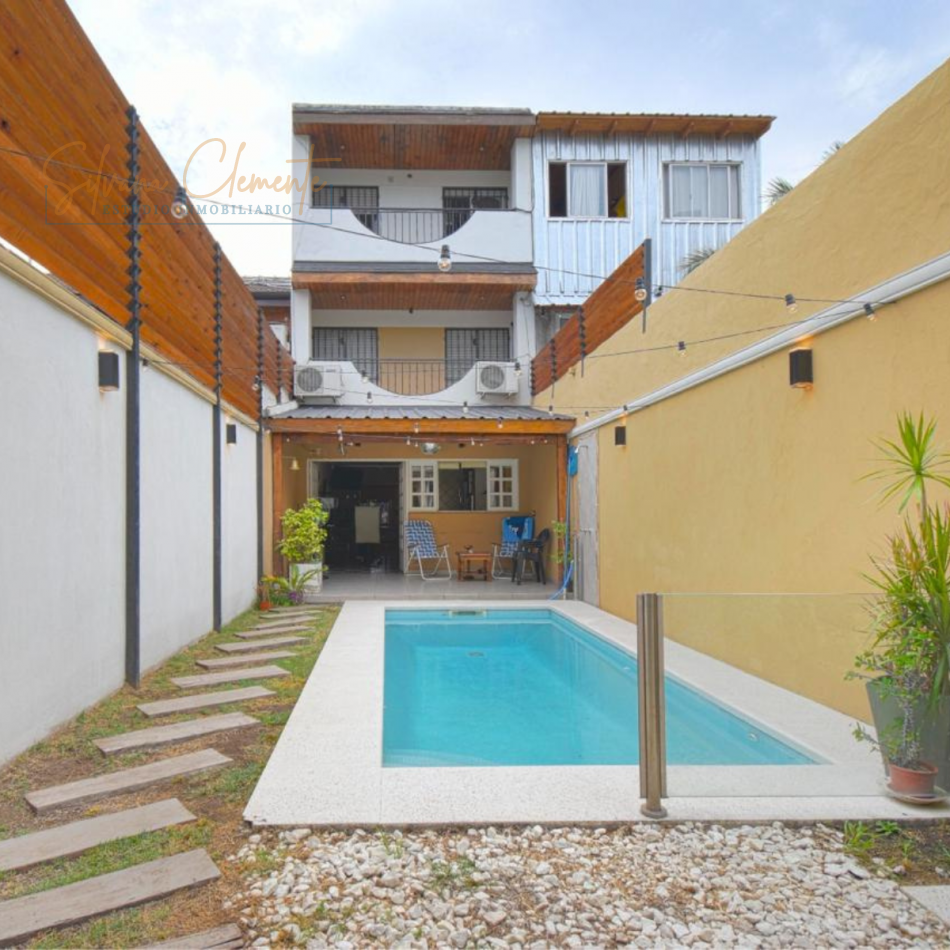 Espectacular triplex -Casa en Venta San Miguel - 5 ambientes Pileta, Quincho y Cochera