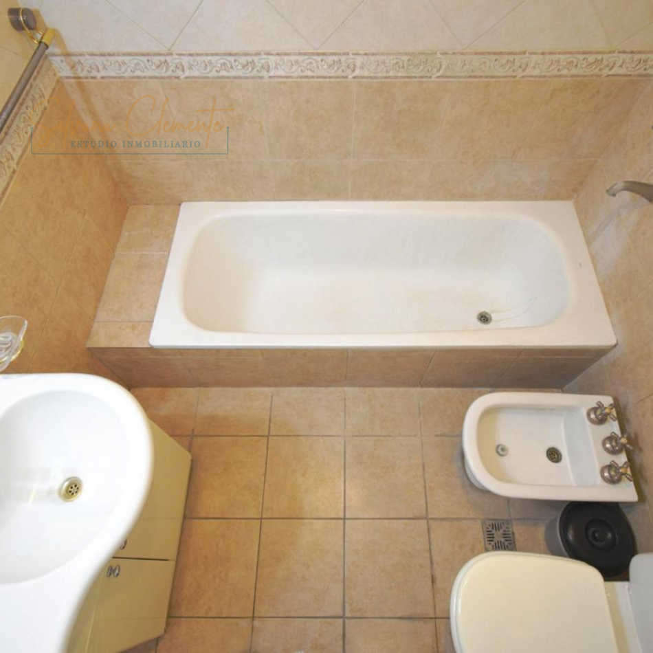 Espectacular triplex -Casa en Venta San Miguel - 5 ambientes Pileta, Quincho y Cochera
