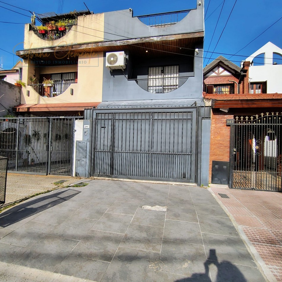 Espectacular triplex -Casa en Venta San Miguel - 5 ambientes Pileta, Quincho y Cochera