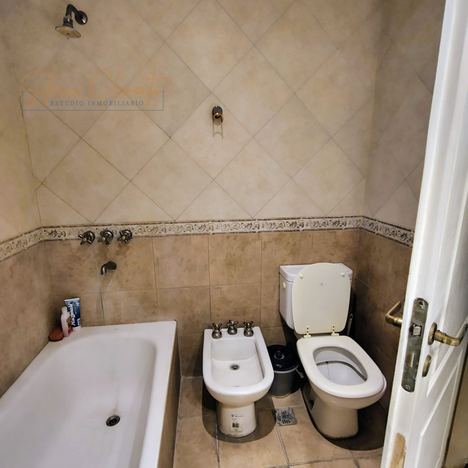 Espectacular triplex -Casa en Venta San Miguel - 5 ambientes Pileta, Quincho y Cochera