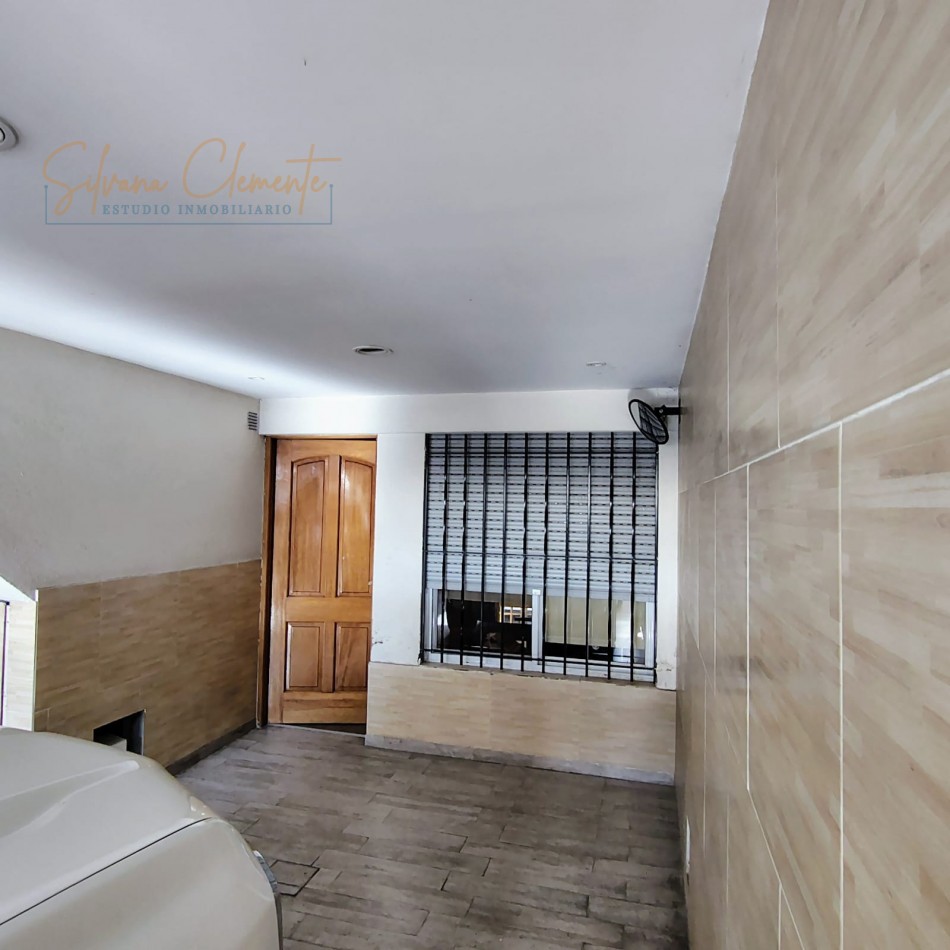 Espectacular triplex -Casa en Venta San Miguel - 5 ambientes Pileta, Quincho y Cochera