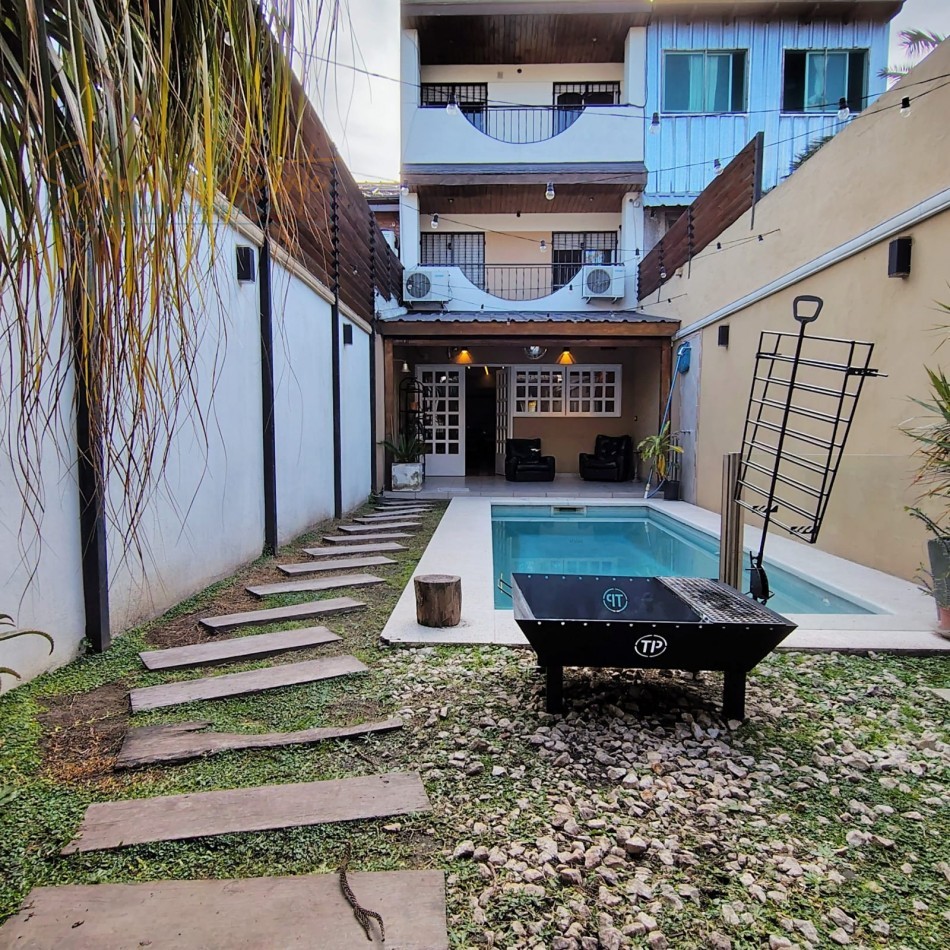 Espectacular triplex -Casa en Venta San Miguel - 5 ambientes Pileta, Quincho y Cochera