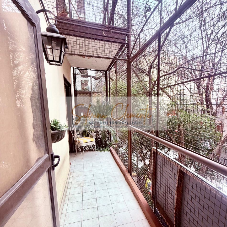 Hermoso departamento 4 ambientes con cochera en Las Cañitas — Apto credito