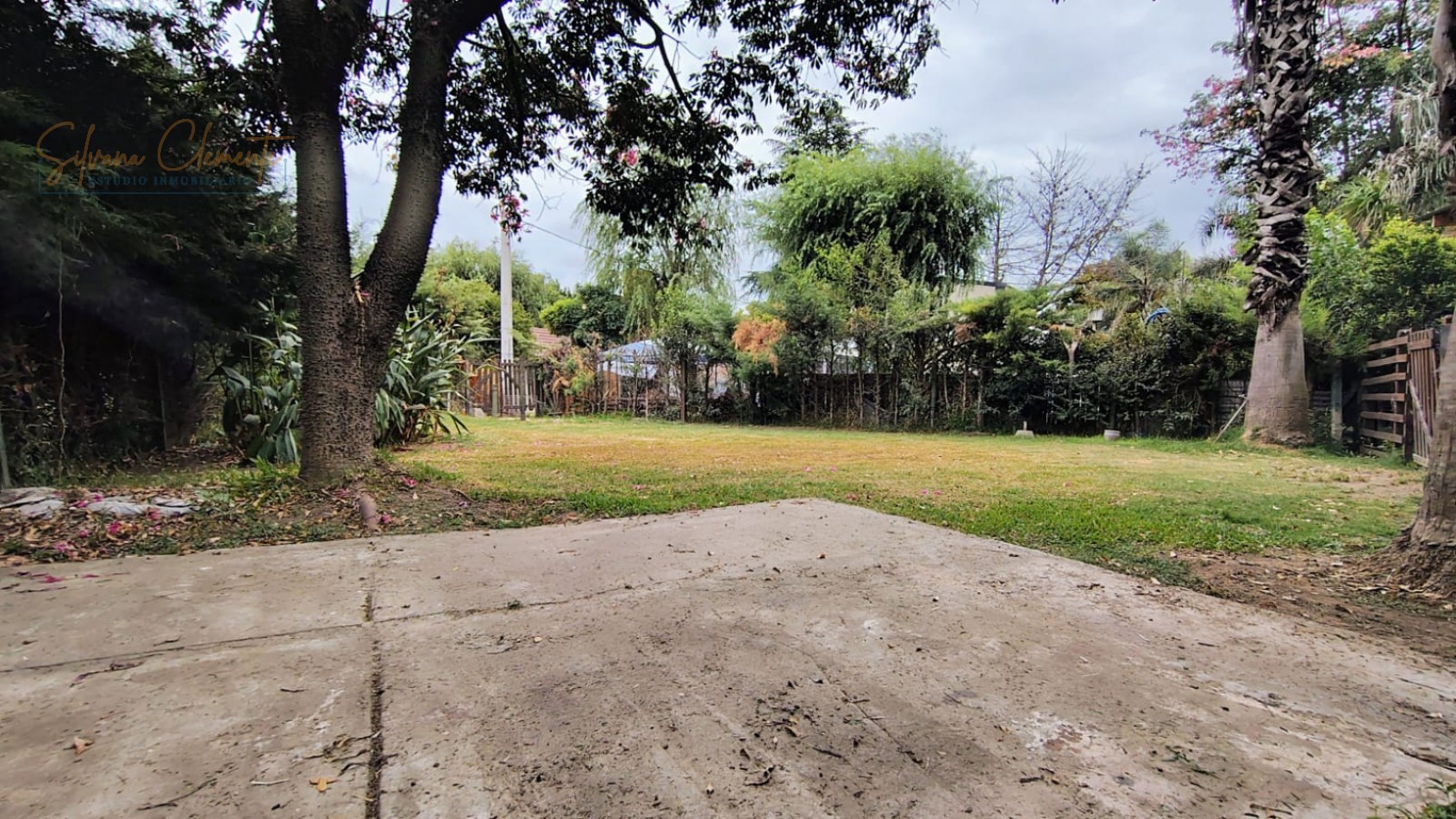 Lote de 220m2 en venta en Barrio Country Weekend Escobar 