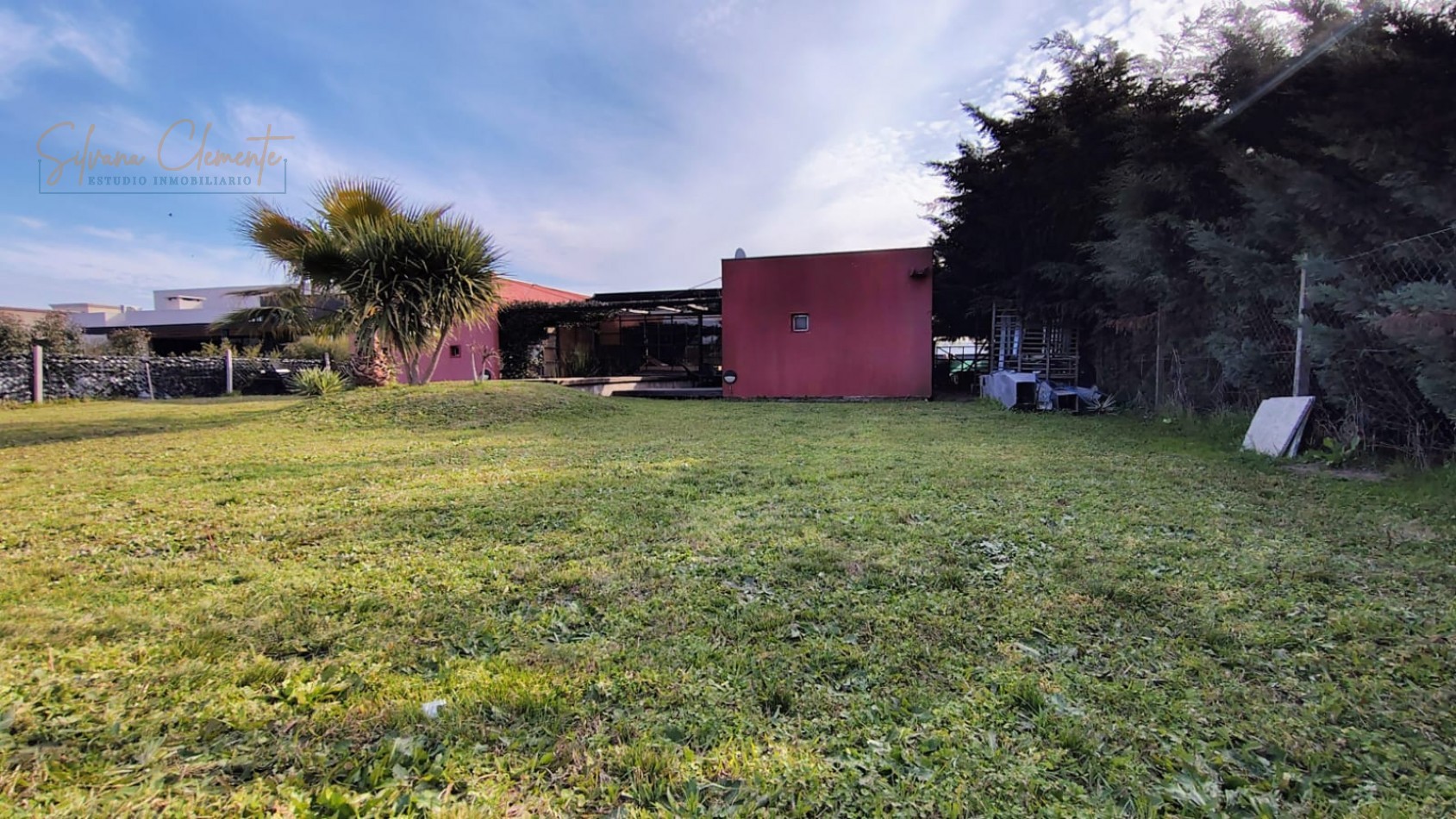 Casa 5 Ambientes en Barrio Privado | 4 Dormitorios, Pileta y Quincho