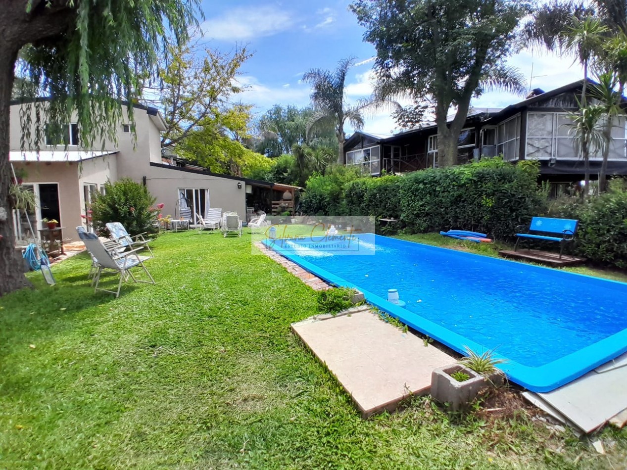 Divina casa 2 lotes, 3 ambientes con hermoso parque y pileta en Country Weekend Escobar