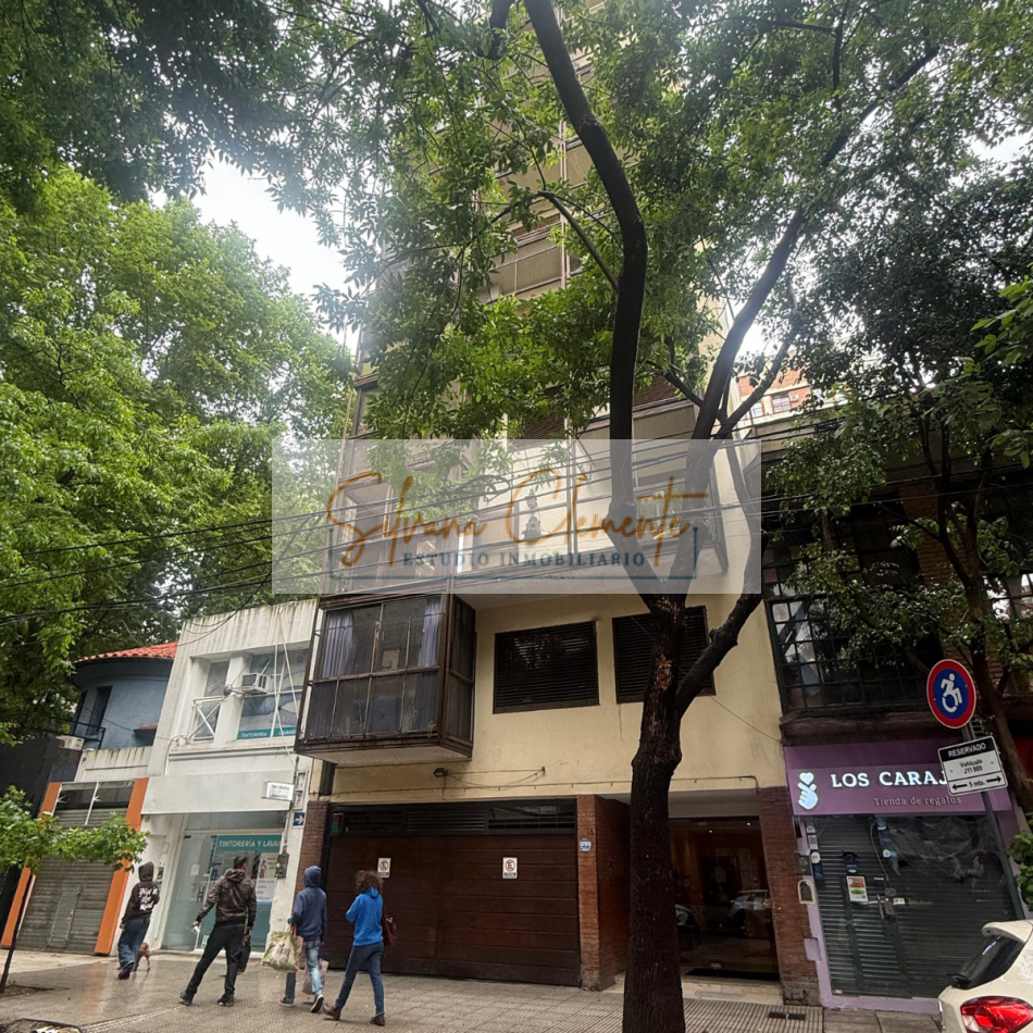 Hermoso departamento 4 ambientes con cochera en Las Cañitas — Apto credito