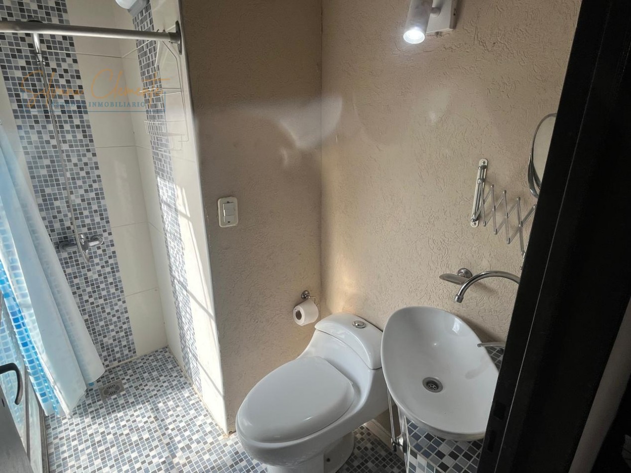 Casa 5 Ambientes en Barrio Privado | 4 Dormitorios, Pileta y Quincho