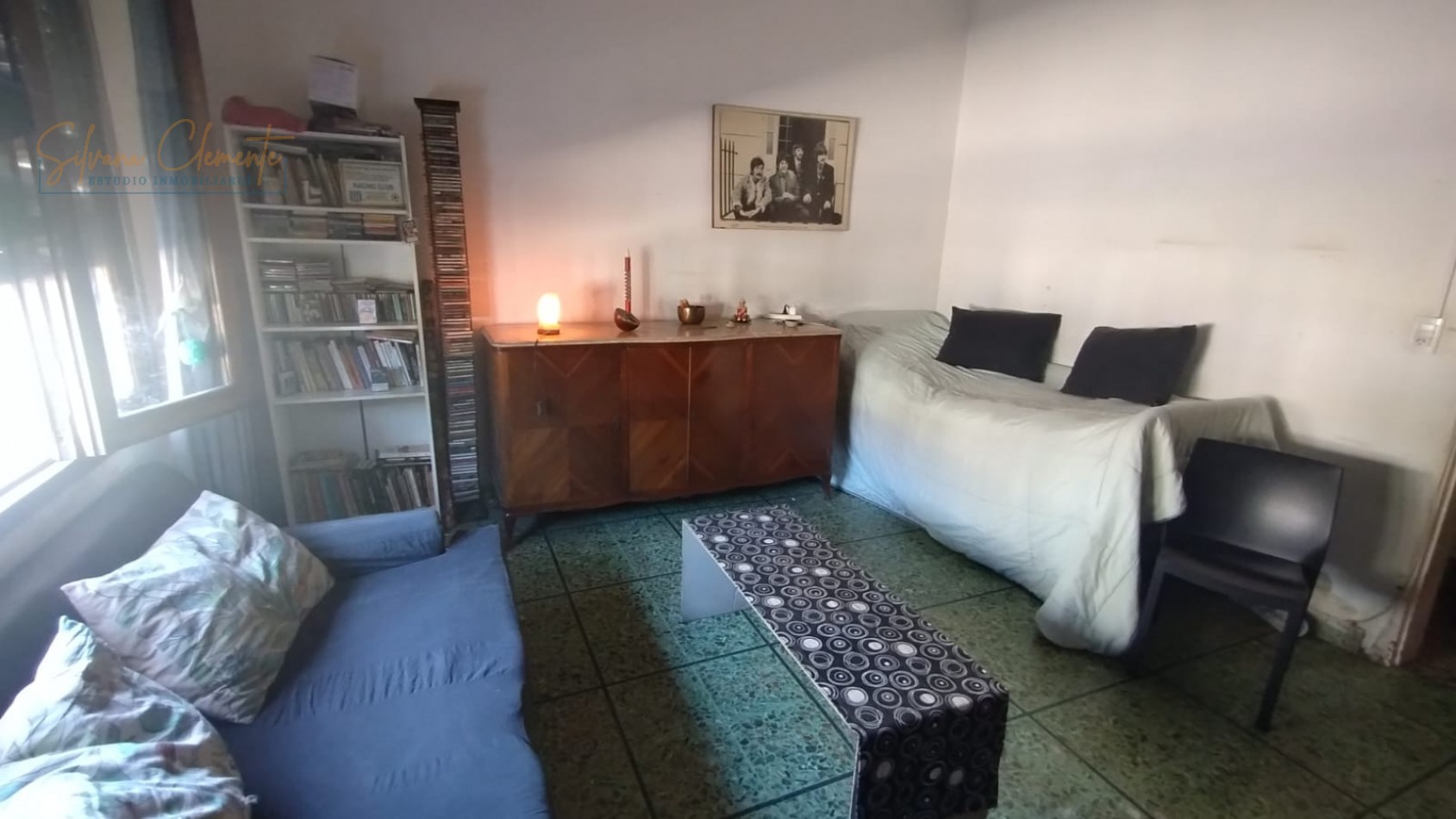 Casa en Castelar con Gran Fondo y Excelente Potencial A Modernizar