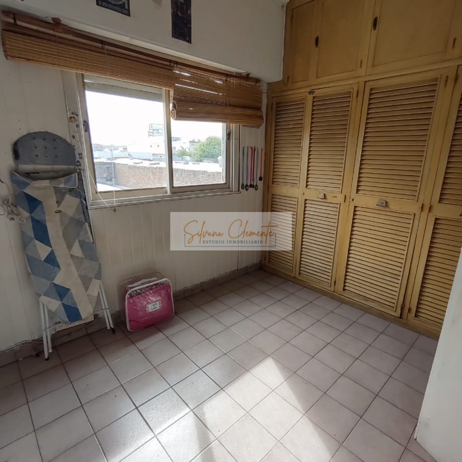  Galpon deposito con Dos Viviendas-Oficinas-profesional ¡Gran Oportunidad!