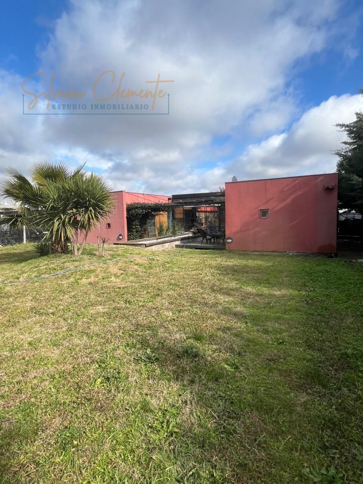 Casa 5 Ambientes en Barrio Privado | 4 Dormitorios, Pileta y Quincho