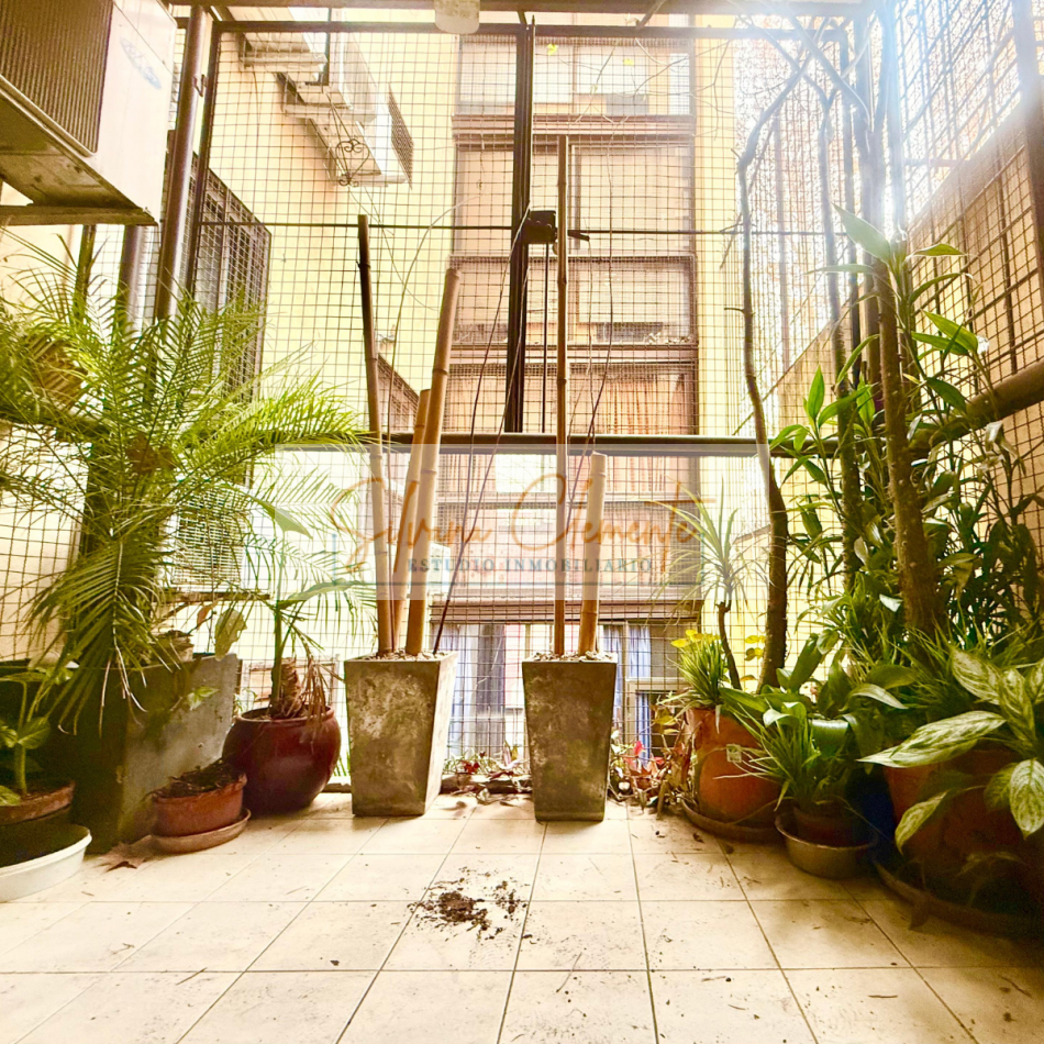 Hermoso departamento 4 ambientes con cochera en Las Cañitas — Apto credito