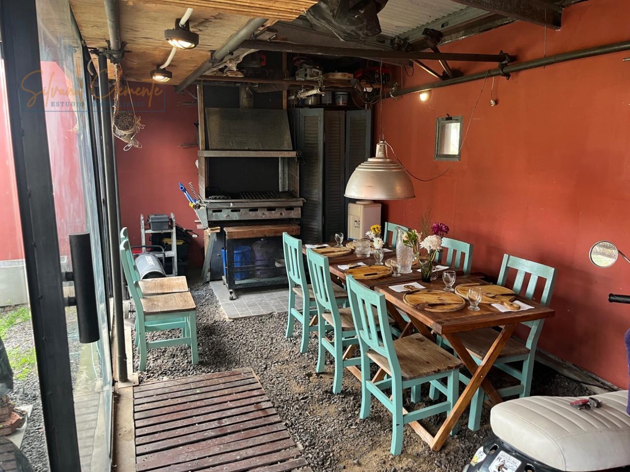Casa 5 Ambientes en Barrio Privado | 4 Dormitorios, Pileta y Quincho
