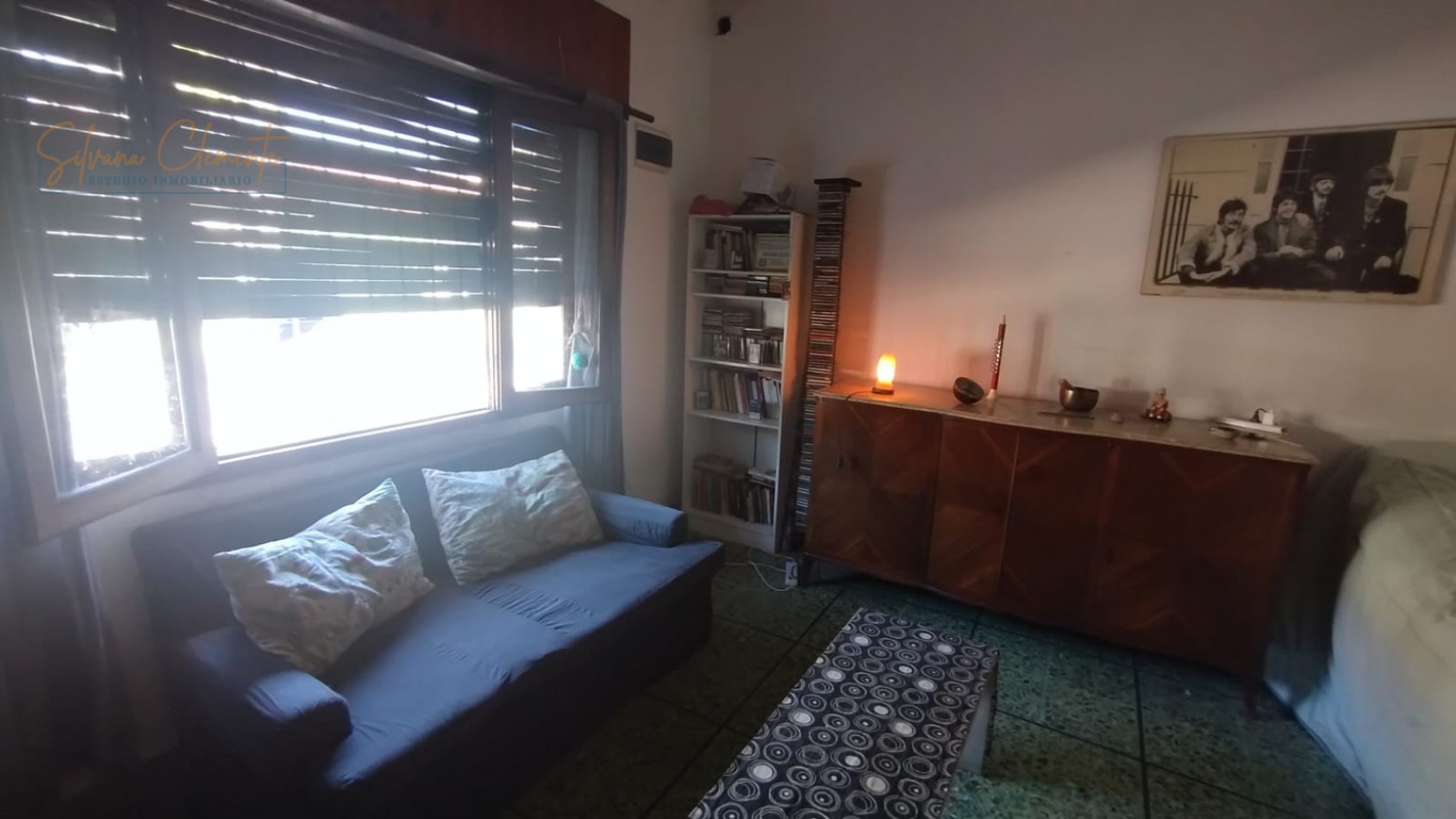 Casa en Castelar con Gran Fondo y Excelente Potencial A Modernizar