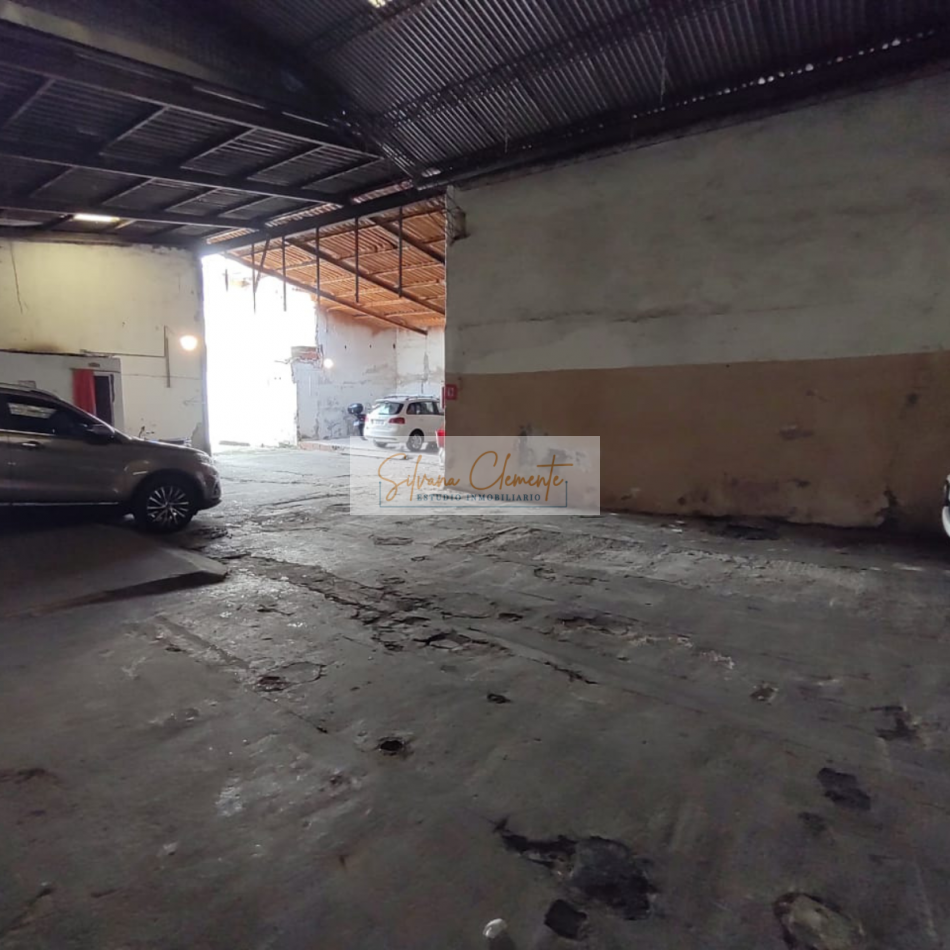  Galpon deposito con Dos Viviendas-Oficinas-profesional ¡Gran Oportunidad!