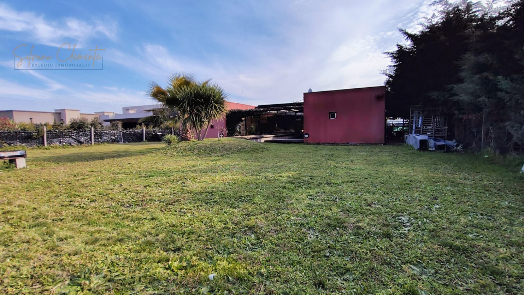 Casa 5 Ambientes en Barrio Privado | 4 Dormitorios, Pileta y Quincho