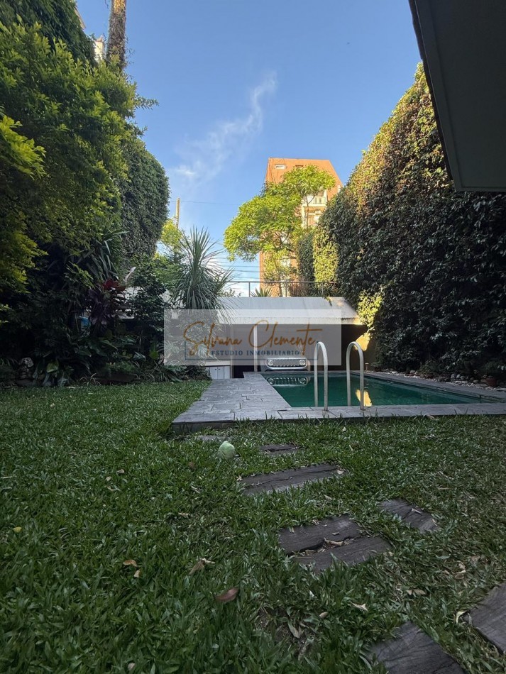 Casa 5 ambientes en Villa Devoto - Lote propio a dos calles