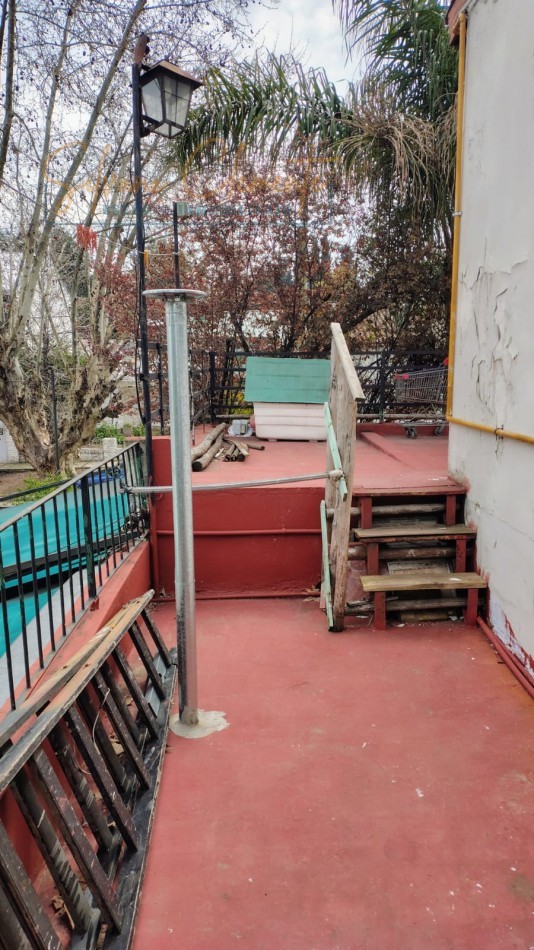 CASA EN BELLA VISTA CON DEPARTAMENTO INDEPENDIENTE, TERRAZA Y GARAJE