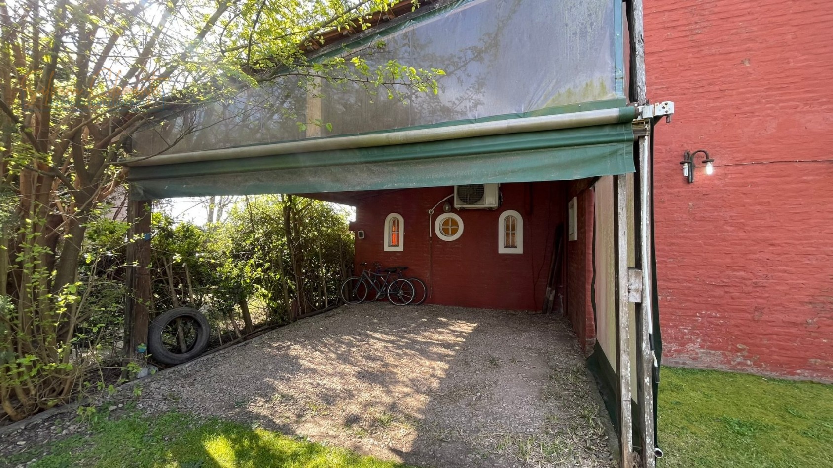 Casa en Venta en Club de Campo Weekend | 3 Lotes, Gran Jardin y Parrilla