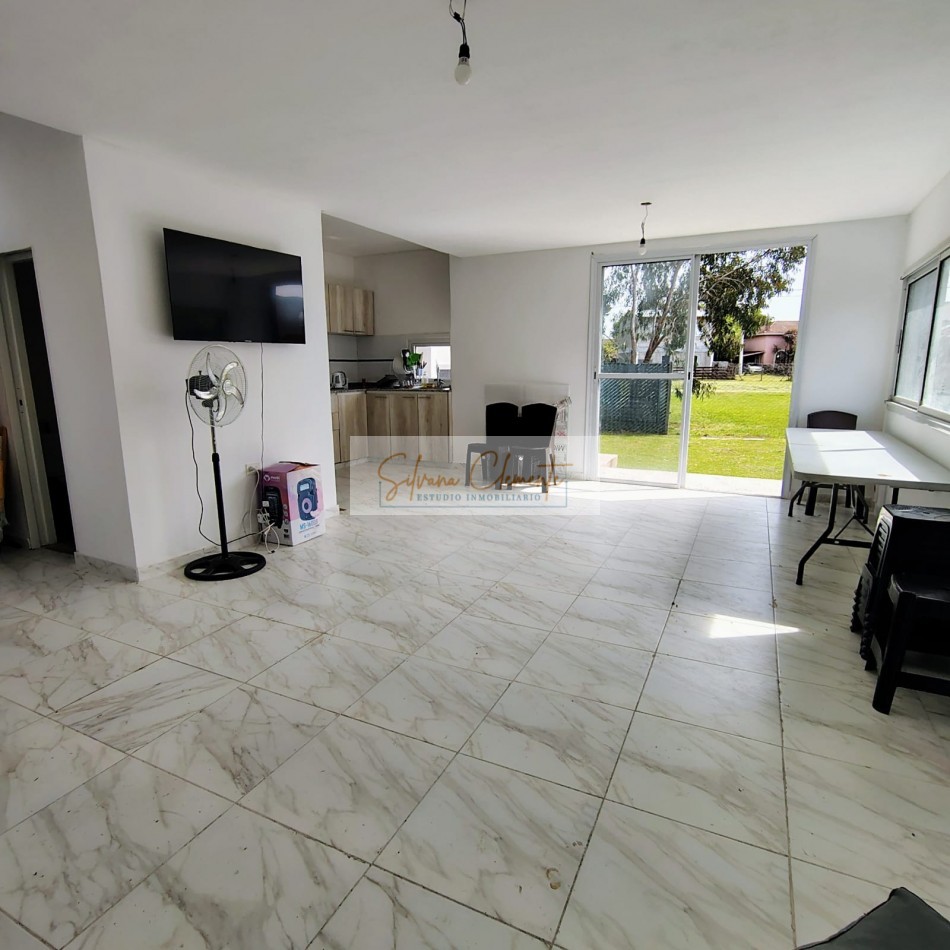Venta Casa 4 Ambientes con Parque y Parrilla - ¡Oportunidad!