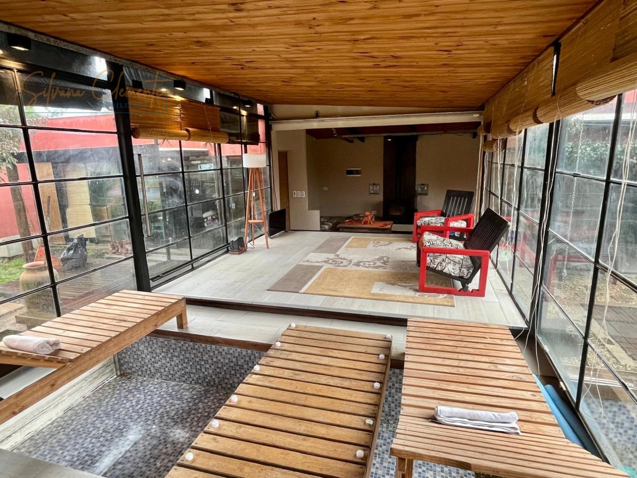 Casa 5 Ambientes en Barrio Privado | 4 Dormitorios, Pileta y Quincho