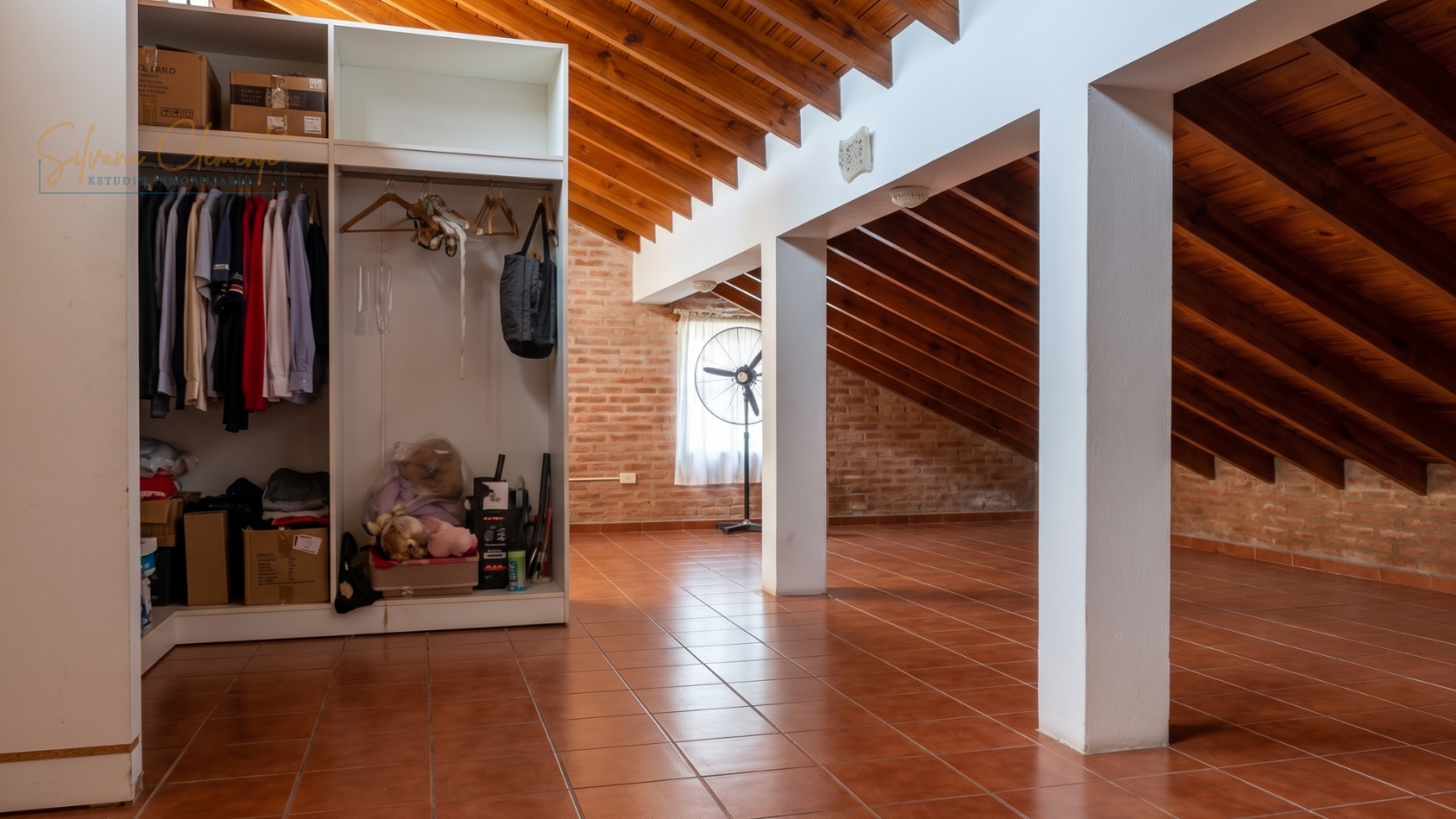 Hermosa casa 4 ambientes sobre doble lote con parque, quincho y parrilla