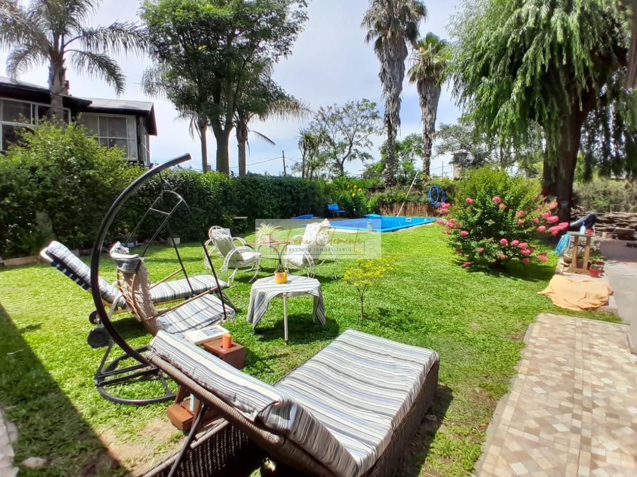 Divina casa 2 lotes, 3 ambientes con hermoso parque y pileta en Country Weekend Escobar