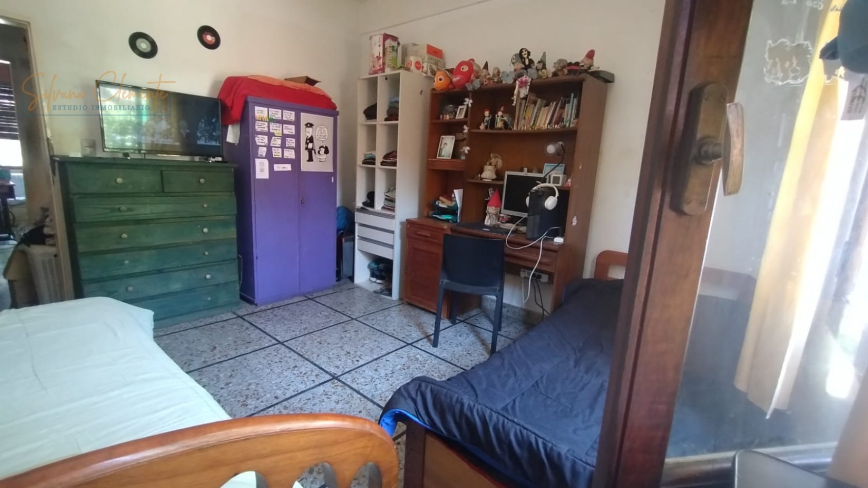 Casa en Castelar con Gran Fondo y Excelente Potencial A Modernizar