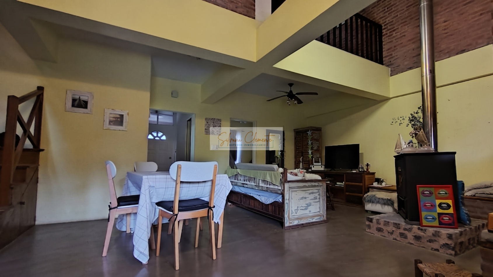 Hermosa casa 4 ambientes sobre doble lote con parque, quincho y parrilla