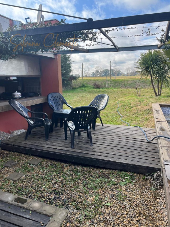 Casa 5 Ambientes en Barrio Privado | 4 Dormitorios, Pileta y Quincho