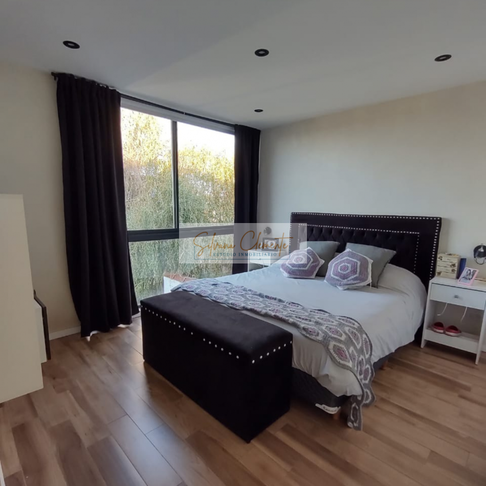 Hermosa casa 3 ambientes en dos plantas con parque parrilla y jacuzzi en Barrio Cerrado Escobar