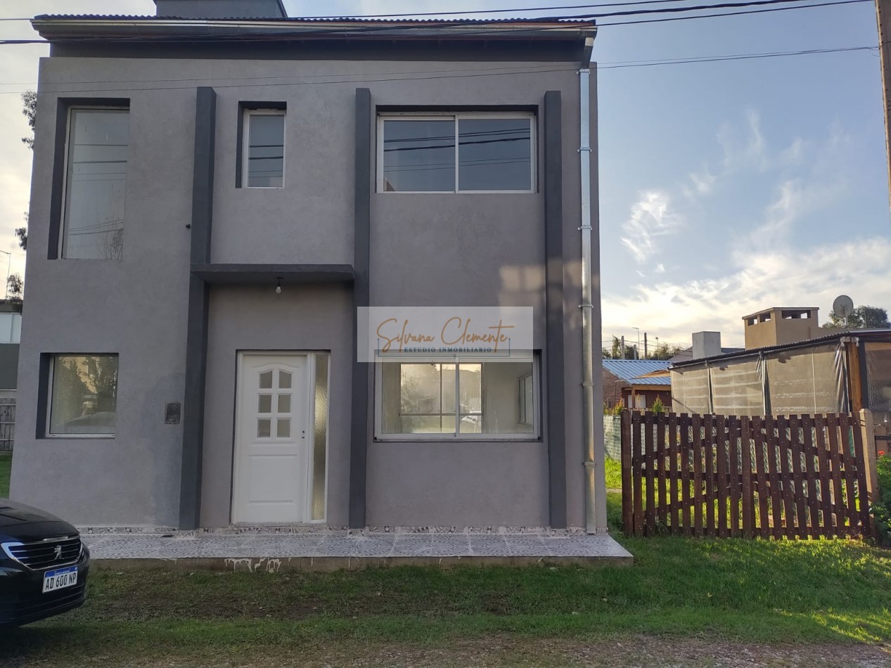 Venta Casa 4 Ambientes con Parque y Parrilla - ¡Oportunidad!