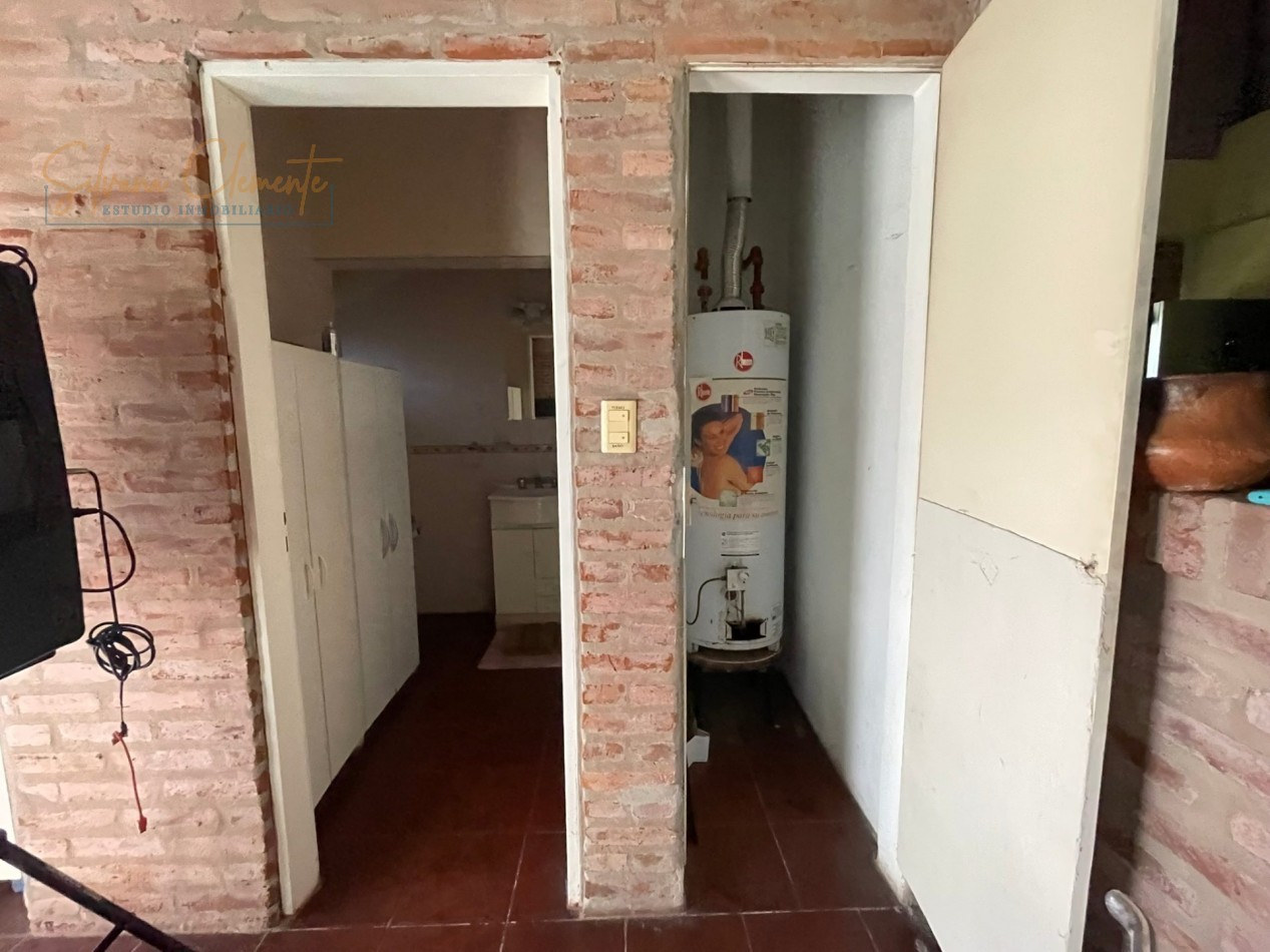 Hermosa casa 4 ambientes sobre doble lote con parque, quincho y parrilla