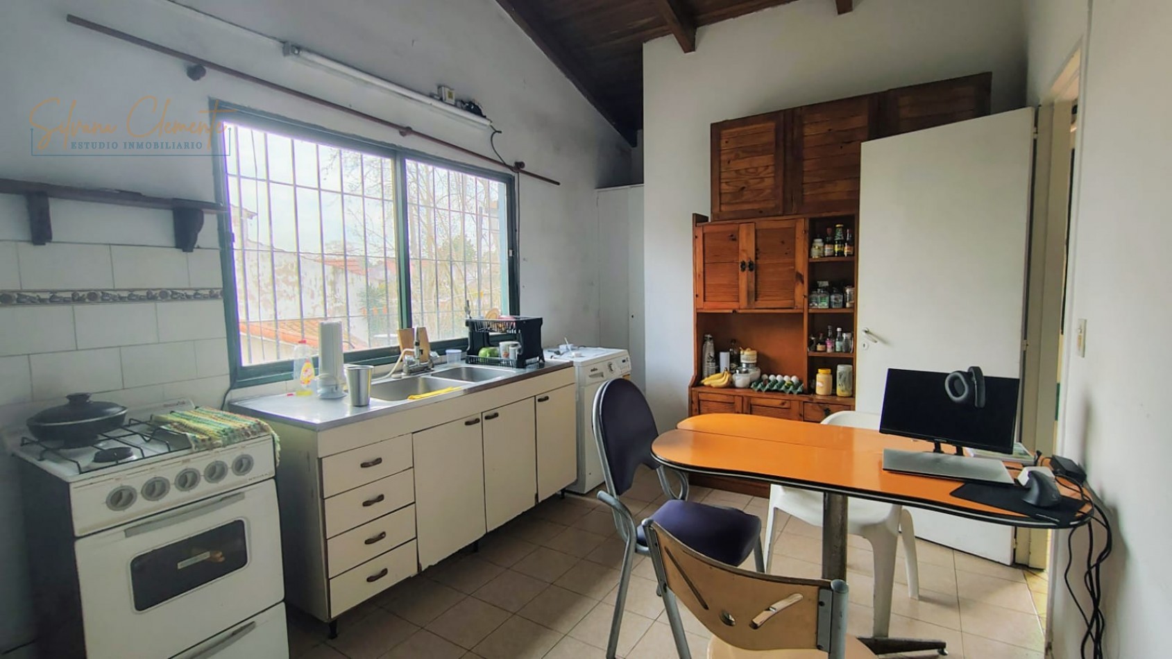 CASA EN BELLA VISTA CON DEPARTAMENTO INDEPENDIENTE, TERRAZA Y GARAJE